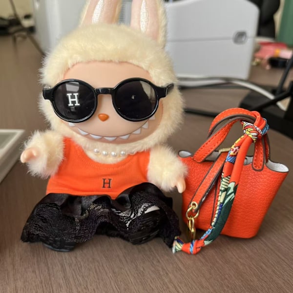 /NC/Monster Labubu Stor Märkesdocka Kläder Klänningar Blind Box Vinyl Ansikte Plyschdocka Hängande Dockkläder #1