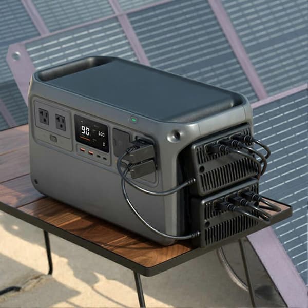 DJI Power -aurinkopaneelisovitinmoduuli (MPPT) Power 1000/2000/500 -lisävarusteet Black