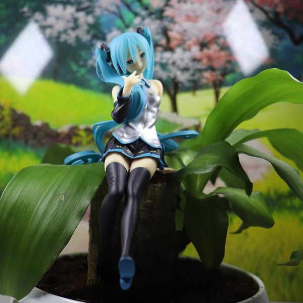 Söt Hatsune Miku Anime Figur Målad Pvc Tecknad Modell Desktop Ornament För Hem Bil Kontor Inredning