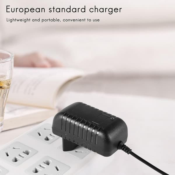 AC 100-240V til DC 9V 2A Adapter Omformer Strømforsyning Lader (EU-plugg) (svart)