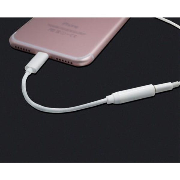 Jack / Lightning-uttagsadapter för IPHONE 7 Audio 3,5 mm APPLE