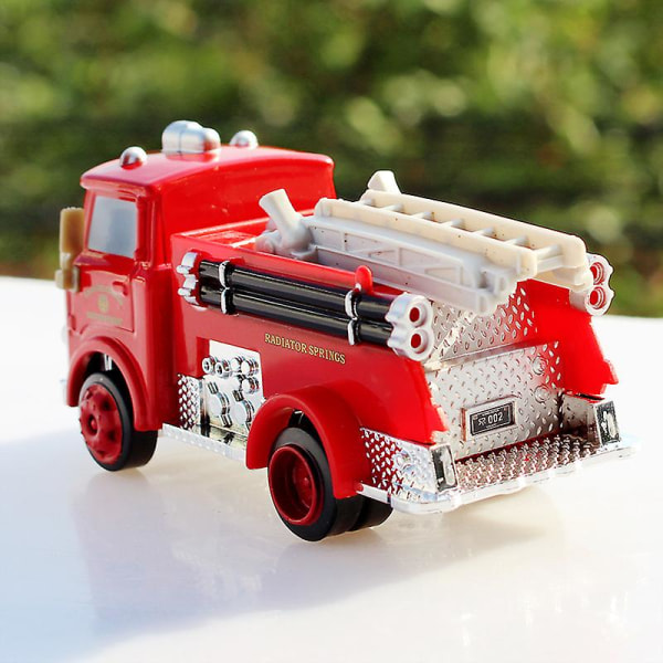 Bilar 2 leksaksbil Röd legering brandbil modell mini tecknade fordon Fantastiska födelsedagspresenter till barn