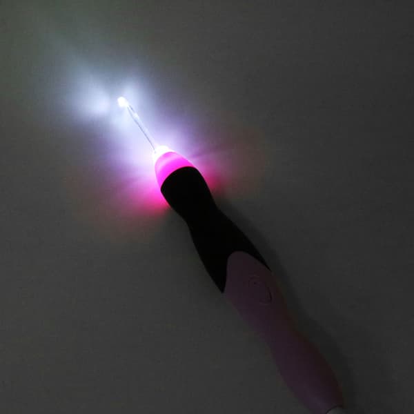 [LCS] 9-i-1 USB-oppladbart LED-opplyst heklesett med rosa etui