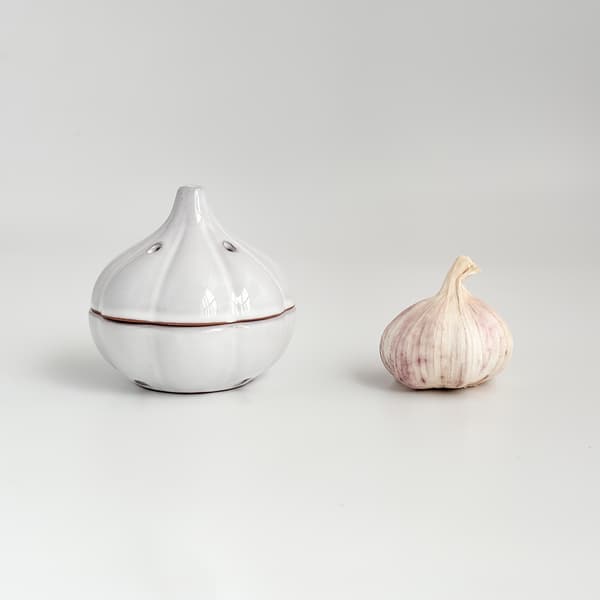 [LCS] Ceramic Garlic Keeper with Ventilation Holes, Durable Garlic Storage Container