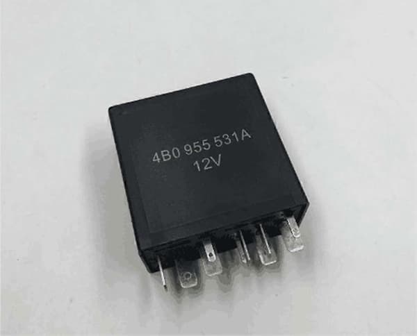 377 Intermittent torkarmotorrelä för B5 MK4 Bora 4B0 955 531A