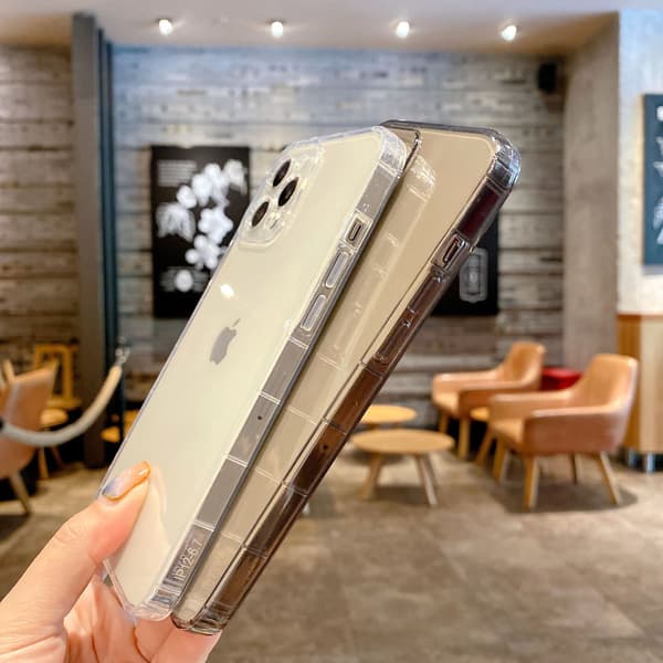 [LCS] iPhone 13 Pro -puhelinkuori - läpinäkyvä silikonisuoja