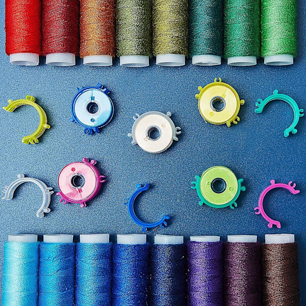 50 kpl Pieniä ompelukoneen puolakiinnikkeitä, värillisiä lankakiinnikkeitä, pidiketyökalu, sekavärisiä kirjontaompelutarvikkeita 100PCS
