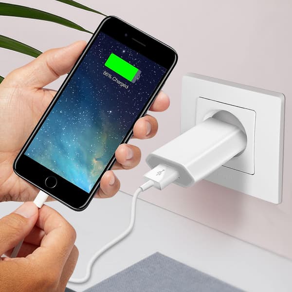 [LCS] USB-lader + Lightning-kabel (iPod, iPhone) - Hvit