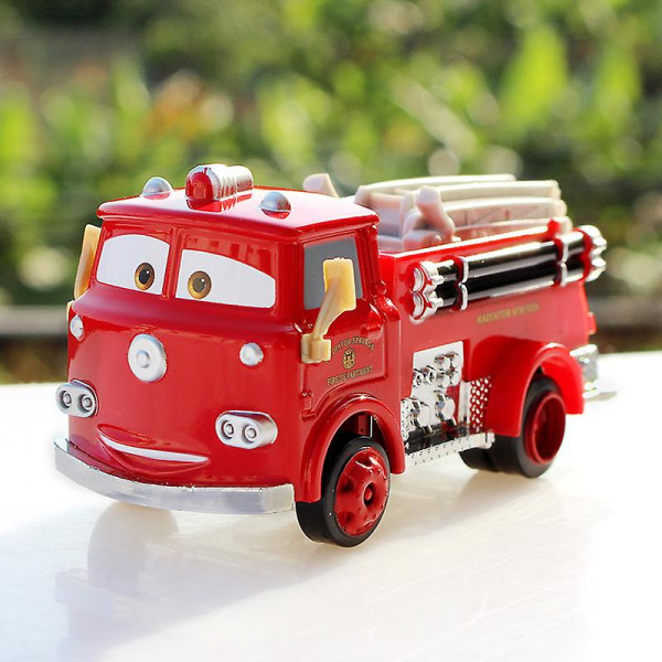 Bilar 2 leksaksbil Röd legering brandbil modell mini tecknade fordon Fantastiska födelsedagspresenter till barn