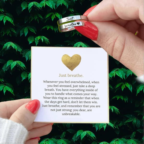 Just Breathe Ring til Kvinder, Justerbar Hjertering, Spiralviklede Helbredende Ringe i Rustfrit Stål, Inspirerende & Hjertevarm Gave Silver One Size