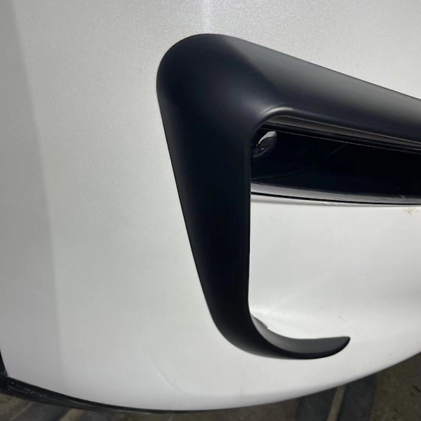 Matt svart kolfiber pärlvit för Tesla Model Y modifiering bil ompackning främre dimljus ögonbryn dekorera Matte black