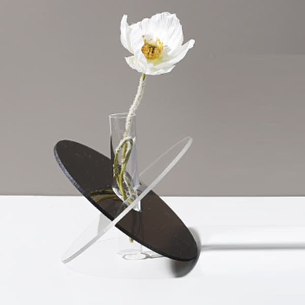 Akryl Geometrisk Vase, Transparent Grå, 15x13x2cm, Minimalistisk Blomstervase til Stuebord