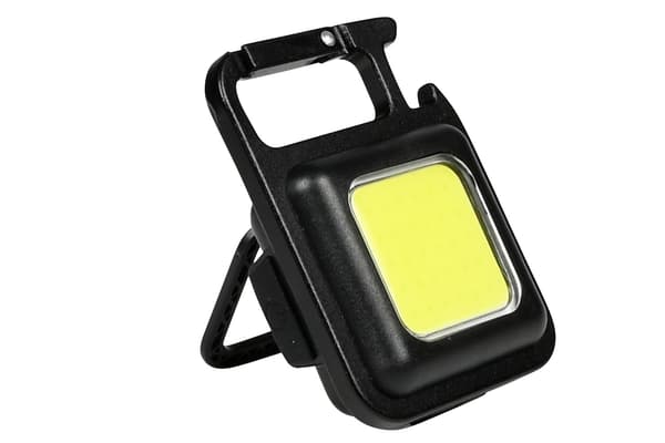 Ladattava avaimenperävalaisin COB-valolla, USB-C, 230 lumenia, 4 tilaa, pullonavaaja