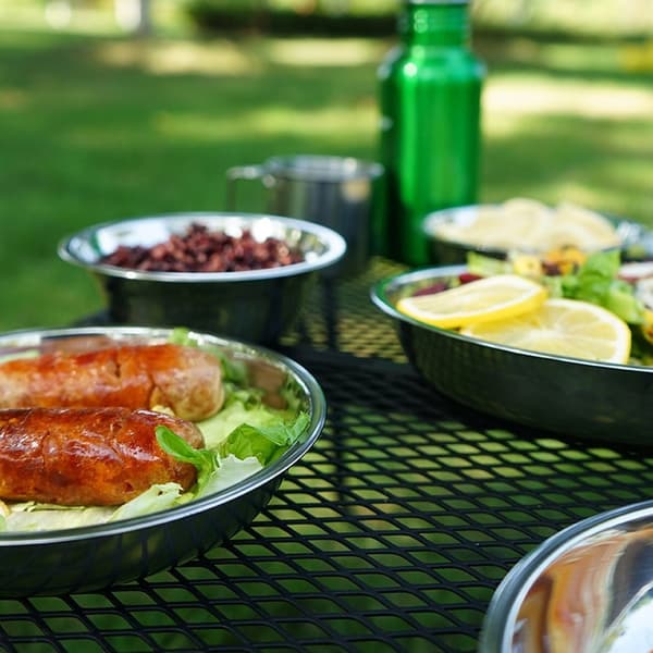 Camping-set med middagstallrikar i rostfritt stål, 17 delar, bärbar servis för utomhusgrillning