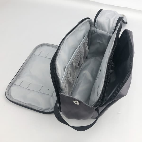 Grå Rese Necessär med Handtag, Nylon, Kompakt, Lättviktig, Bärbar Grey