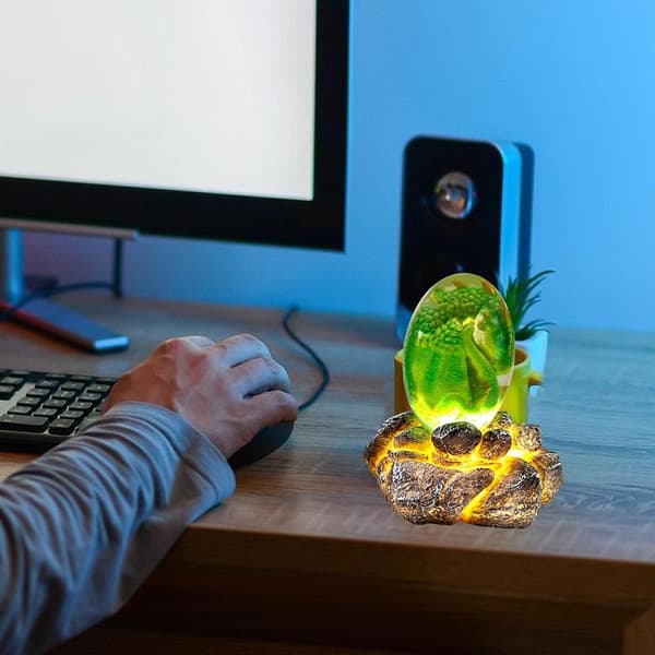 Glødende Krystall Lava Drageegg med Base, Harpiks Dinosaur Egg Dekorasjon, Lyser Opp