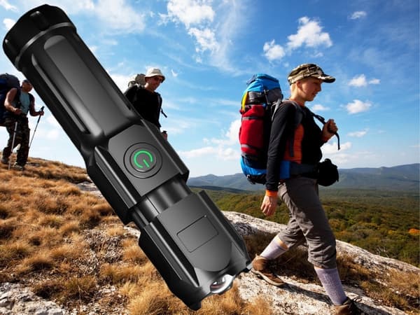 Ladattava taktinen taskulamppu, XPE LED, zoomattava, 3 tilaa, Micro USB, tehokas