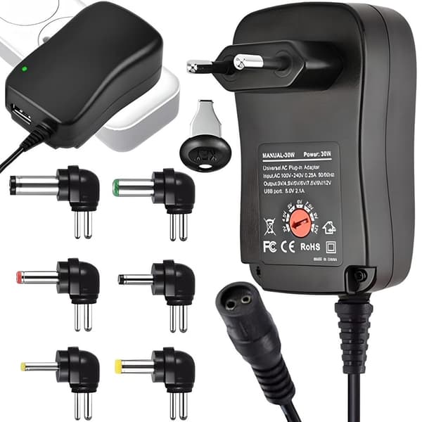 Universal justerbar strømadapter 3V-12V 6 stik, 30W AC/DC, med USB-port