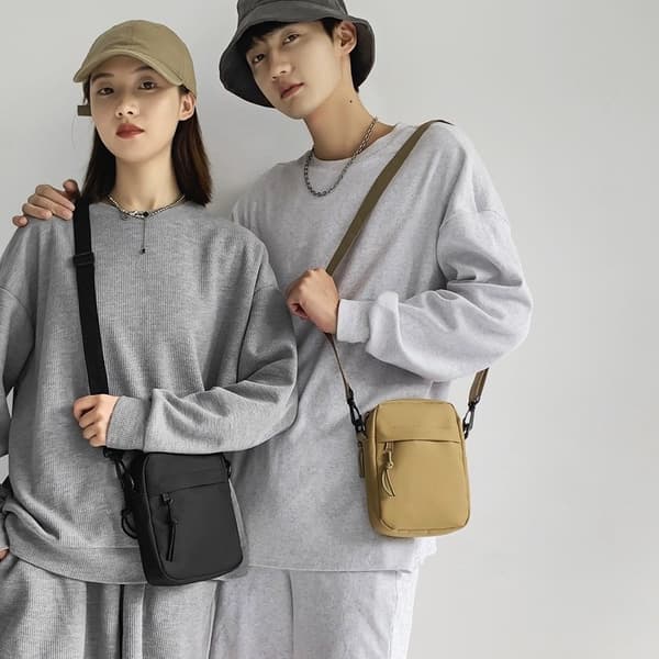 Nylon Crossbody Telefon Taske, Sort, Justerbar Rem, til Rejser, Daglig