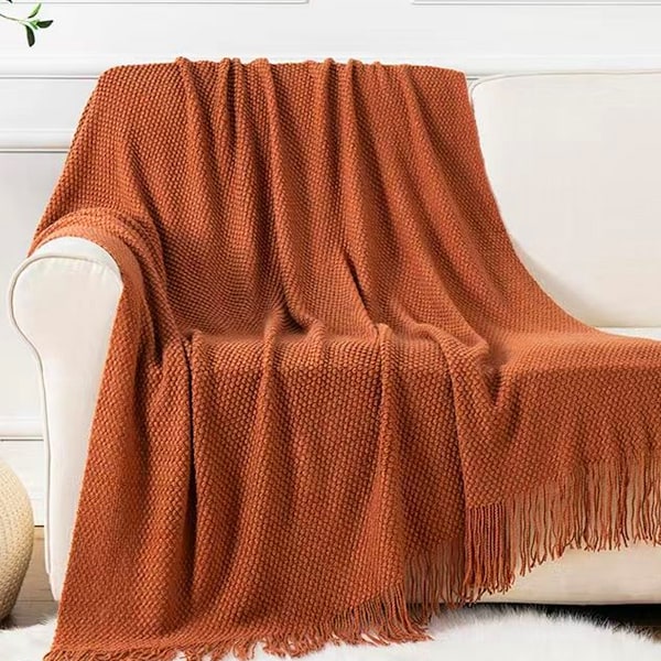 Strikkede Plaider til Sofa, Soveværelse og Kontor, Tekstureret Farveægte Blød og Varm Dekorativ Strikket Plaid med Frynser Brick red