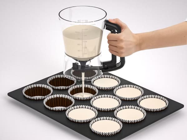 Smetdispenser: Mätkopp och dispenser – Handhållet DIY-bakverktyg black