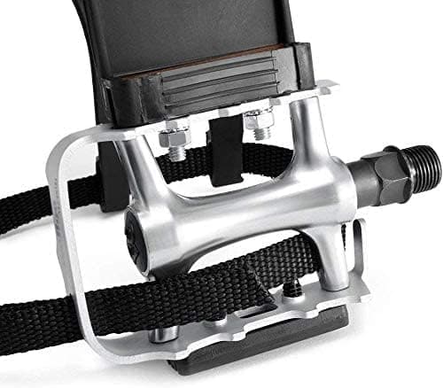 Cykelpedal med clips och remmar. Lämplig för spinningcyklar, e