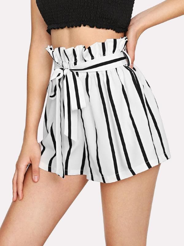Uformelle sommershorts for damer med elastisk midje. White Black