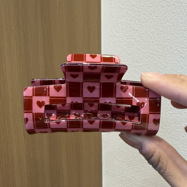 Valentinsdag Hårklemmer til Kvinder og Piger Store Akryl Hjerteformede Romantiske Klemmer til Tykt Hår Design