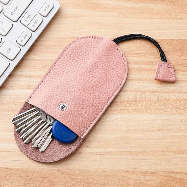 Nyckelfodral i äkta läder, svensk design, rymligt Pink