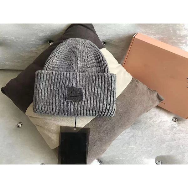 Varm AC Smiley Uld Hat til Par - Firkantet Rullet, Vinterhat Medium Grå medium grey