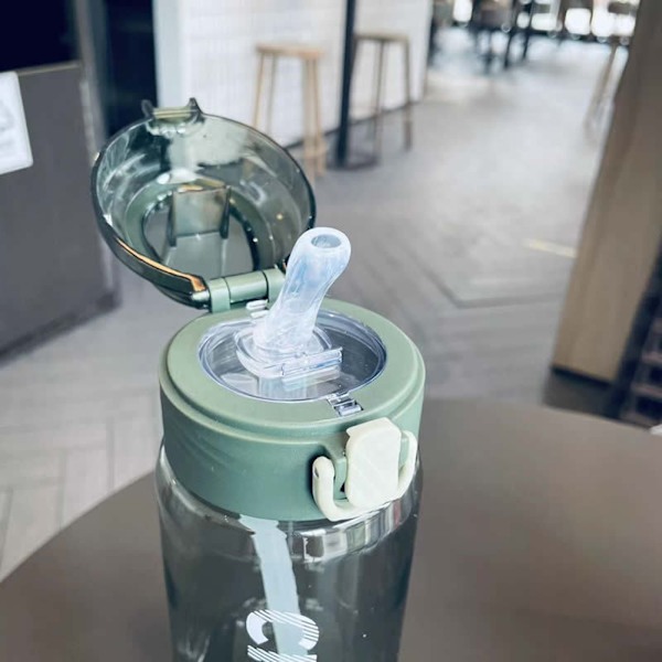 650ML/800ML Vattenflaska med Sugrör och Tryck, Snygg Bärbar Sportflaska för Inomhus och Utomhusbruk, Grön Green 800ml