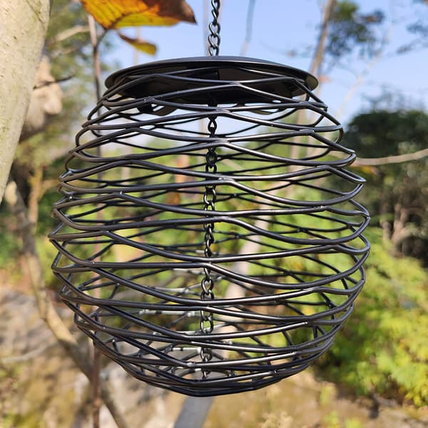 Fuglefoderautomat til fedtkugler, stor kapacitet, hængende vildtfugleholder til finke, kardinal, spætte, spurv, rødhals, diameter 13 cm, metal, sort