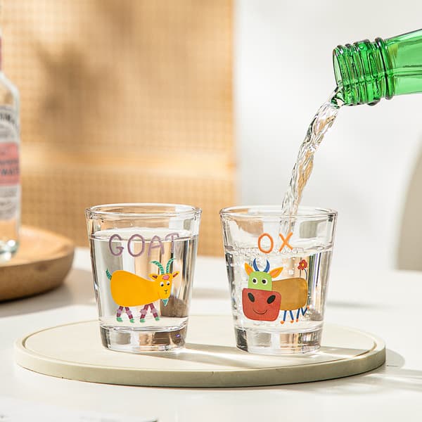 Tecknade snapsglas – Kreativa mini \"En-klunk\"-muggar för hemmabruk (Set om 12)