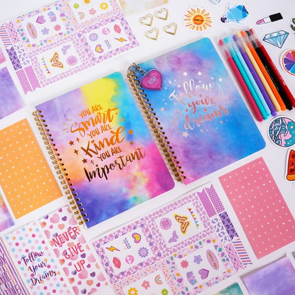Scrapbooking- og dagbogssæt til piger – fødselsdagsgave (inkluderer scrapbog og børnedagbog)
