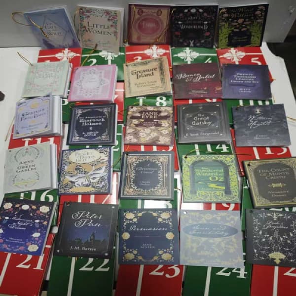 Mini-bokprydnad Adventskalender 2026 Juladventskalender med 24 böcker blue