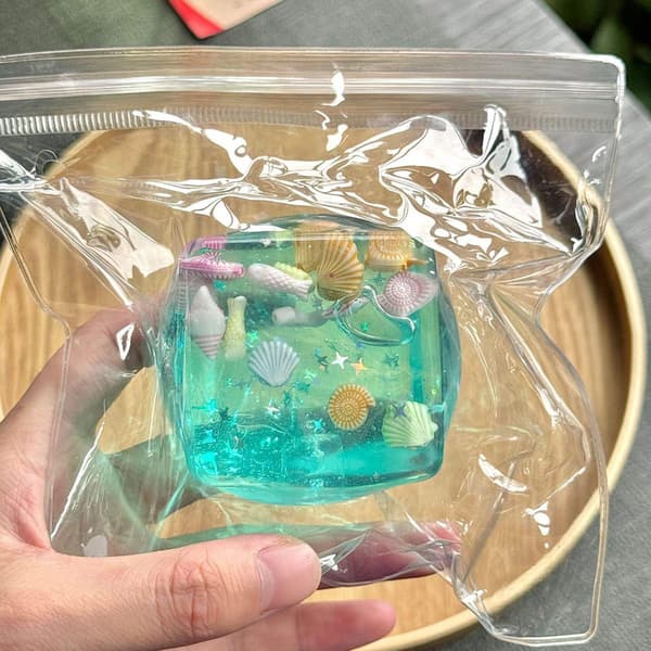 Ice Cube Squishy Squeeze Toy, Högelastisk Sensorisk Stressboll, Långsamt Stigande Fidgetleksak för Stresslindring och Mjuk Avkoppling (1 st) 4.5cm