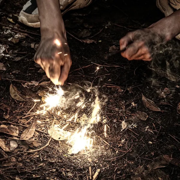 Eldstartare - Traditionell järnstång, handgjorda trähandtag tjockt eldstål - Strikes - Survival Igniter med halslina och multiverktyg