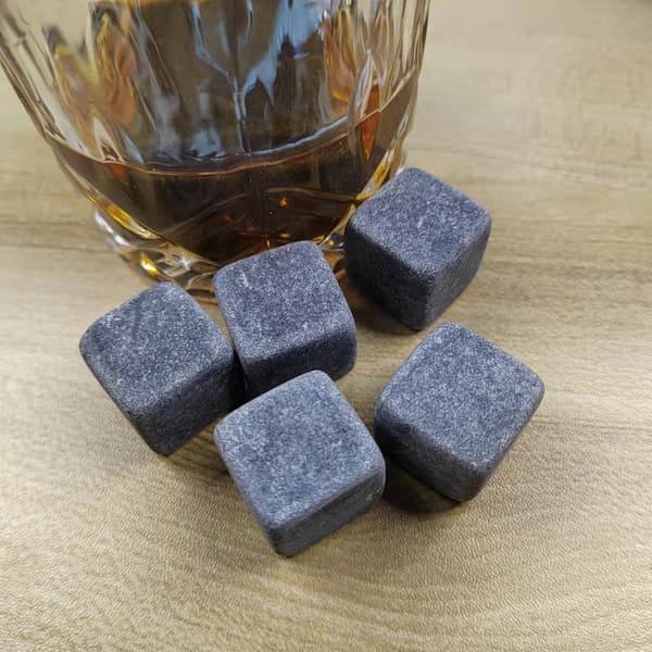 Whisky-sten i granit - 9 genanvendelige isterninger med pose, perfekt gave til whiskyelskere