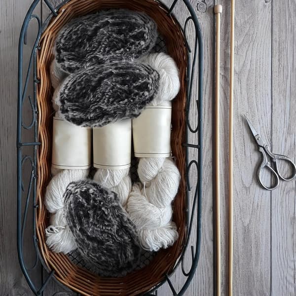 Faux Fur Chunky Hækle Garn Sort 14-mønster Tykt Blødt Garn til Hækleentusiaster og Håndlavede Vinterartikler