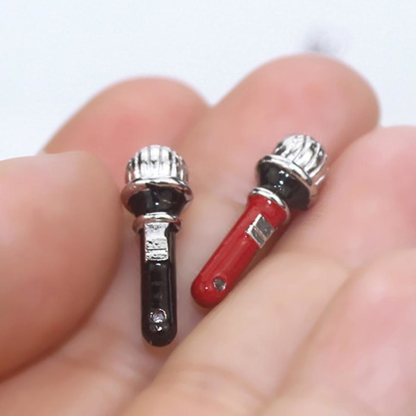 3 st Mini Hustillbehör Mini Mikrofonmodell Miniatyr Mikrofon Dekoration Metall Mini Hustillbehör 9X1.8X1.8cm