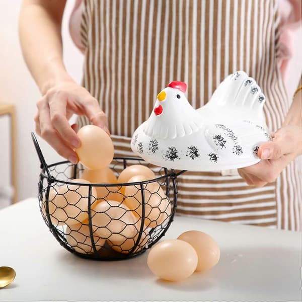 Egg Basket for Kitchen, Rustic Chicken Wire Basket with Handle, Cute Egg Storage Basket for Kitchen, Living Room, Home Decor