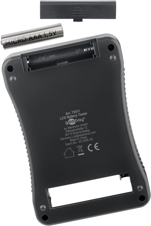 Akun testaaja LCD-näytöllä