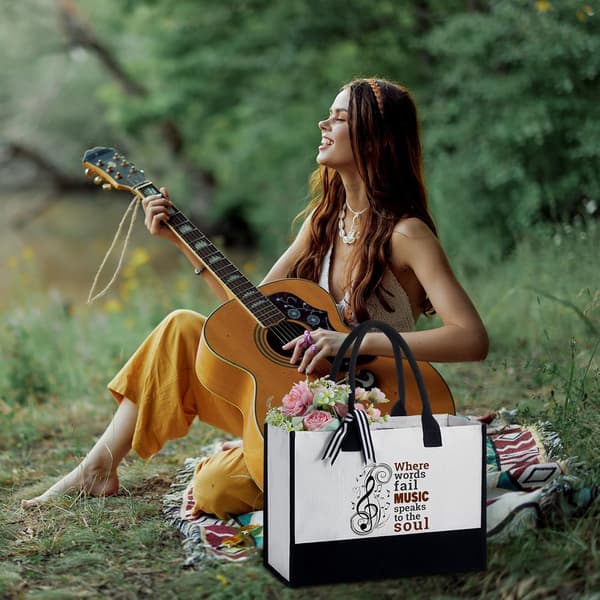 3 st presenter med musiktema för kvinnor