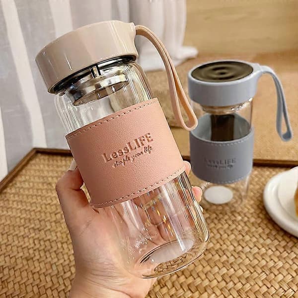 Glass Water Cup with Cup Sleeve, Personalized Simple Sealed Portable Cup Coral Powder 480ml