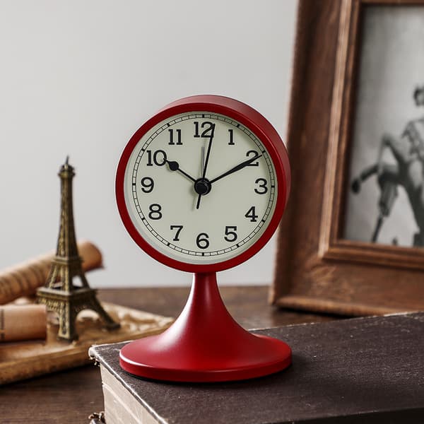 Rød metalvækkeur, der simulerer ingen tikkende lyd 12,5 cm, retro n