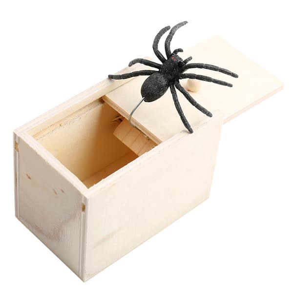 Spindelskrämma Trälåda, Practical Joke Skrämlådor