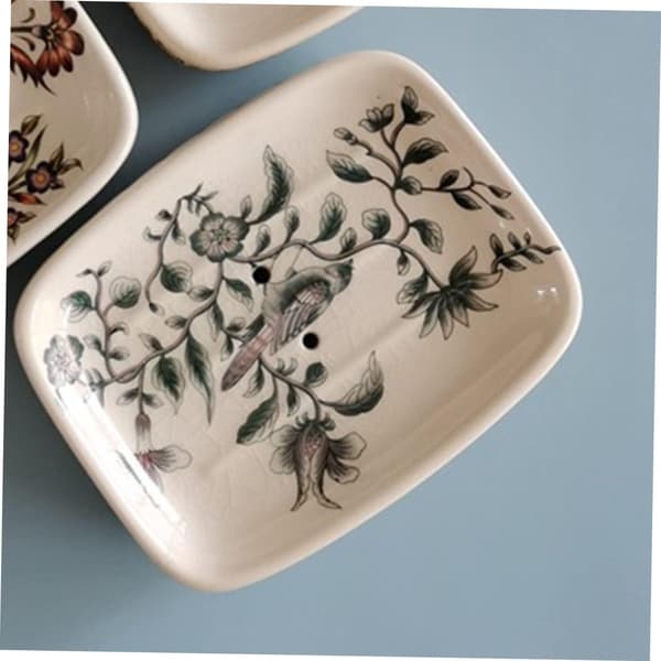Ceramic Soap Dish with Drainage, Beautiful Pattern and Practical Design