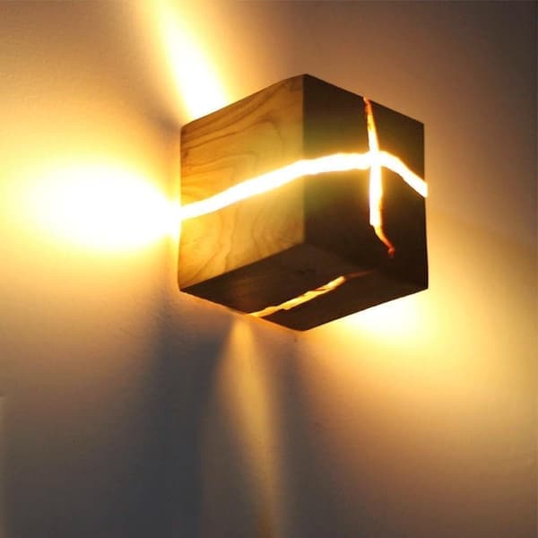 Retro Industrial Crack Wood LED Wall Lamp, 5W 3000K Warm Light, Creative Square Indoor Wall Sconce