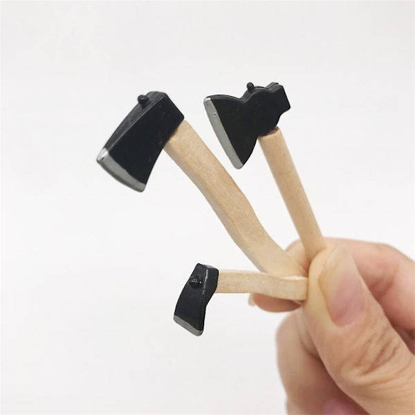 Miniatyrhusmøbler Falsk Mini Øks Hacke Miniature Mini Treøks Dukkehustomøbler Hacke 7X5.8cm