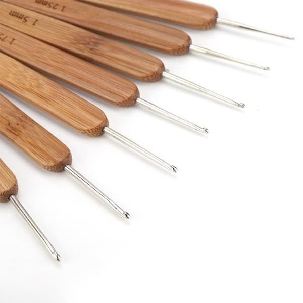 Crochet Hook Set - RUI - 20 Sizes - Bamboo and Aluminum - Storage Bag Included - Ergonomic Shown as image Shown as image